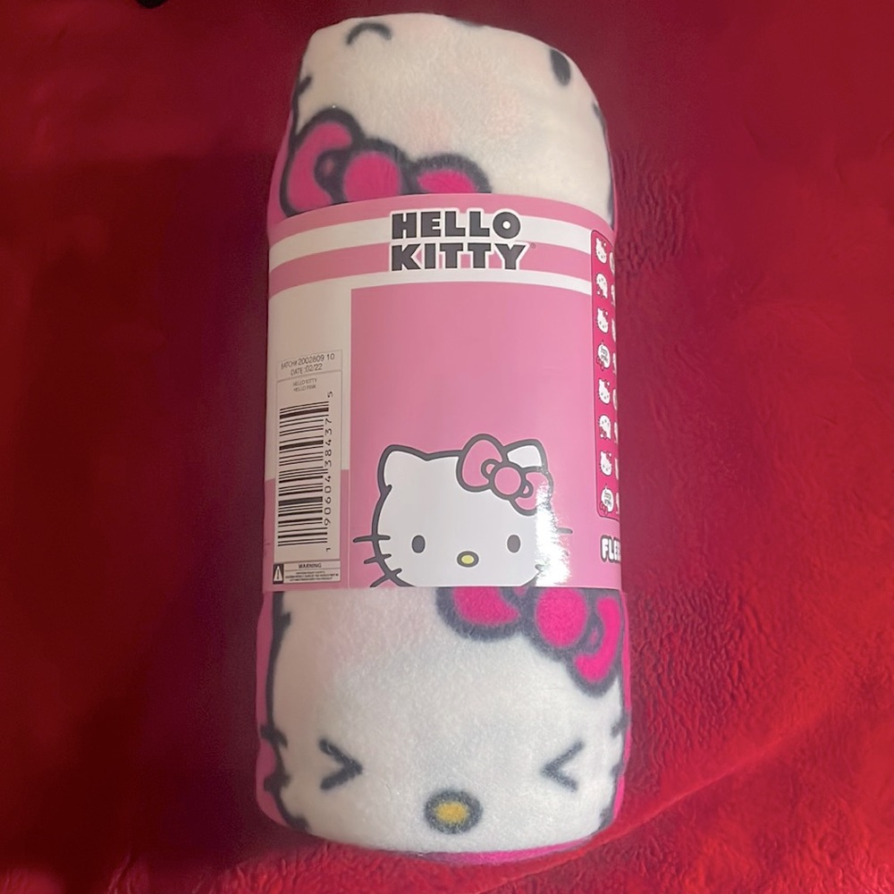 Hello Kitty fleece blanket